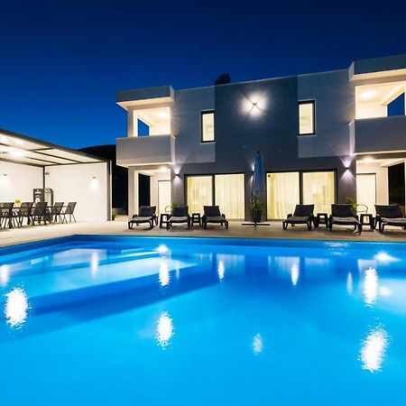 Villa Sky - Heating Pool Kaštel Novi Dış mekan fotoğraf