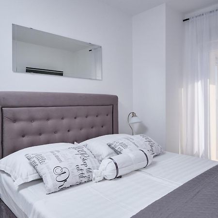 Villa Sky - Heating Pool Kaštel Novi Dış mekan fotoğraf