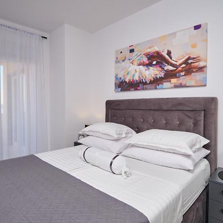Villa Sky - Heating Pool Kaštel Novi Dış mekan fotoğraf