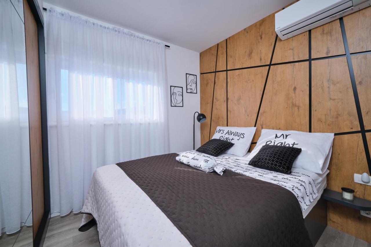 Villa Sky - Heating Pool Kaštel Novi Dış mekan fotoğraf