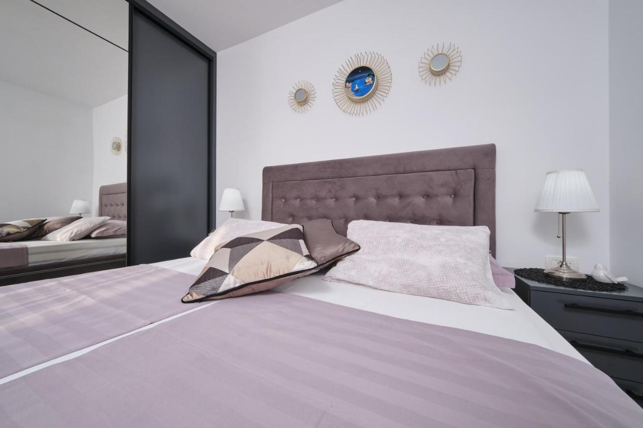 Villa Sky - Heating Pool Kaštel Novi Dış mekan fotoğraf
