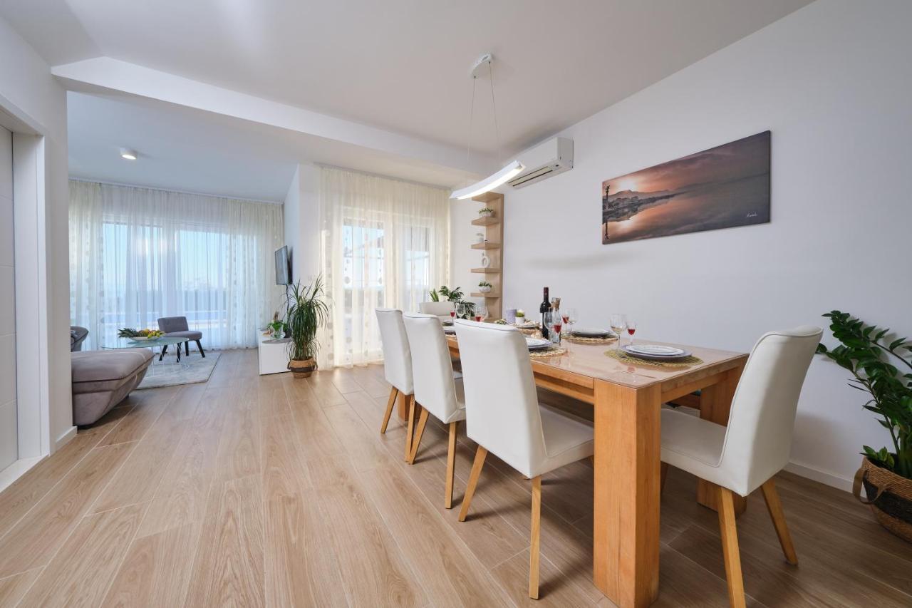 Villa Sky - Heating Pool Kaštel Novi Dış mekan fotoğraf