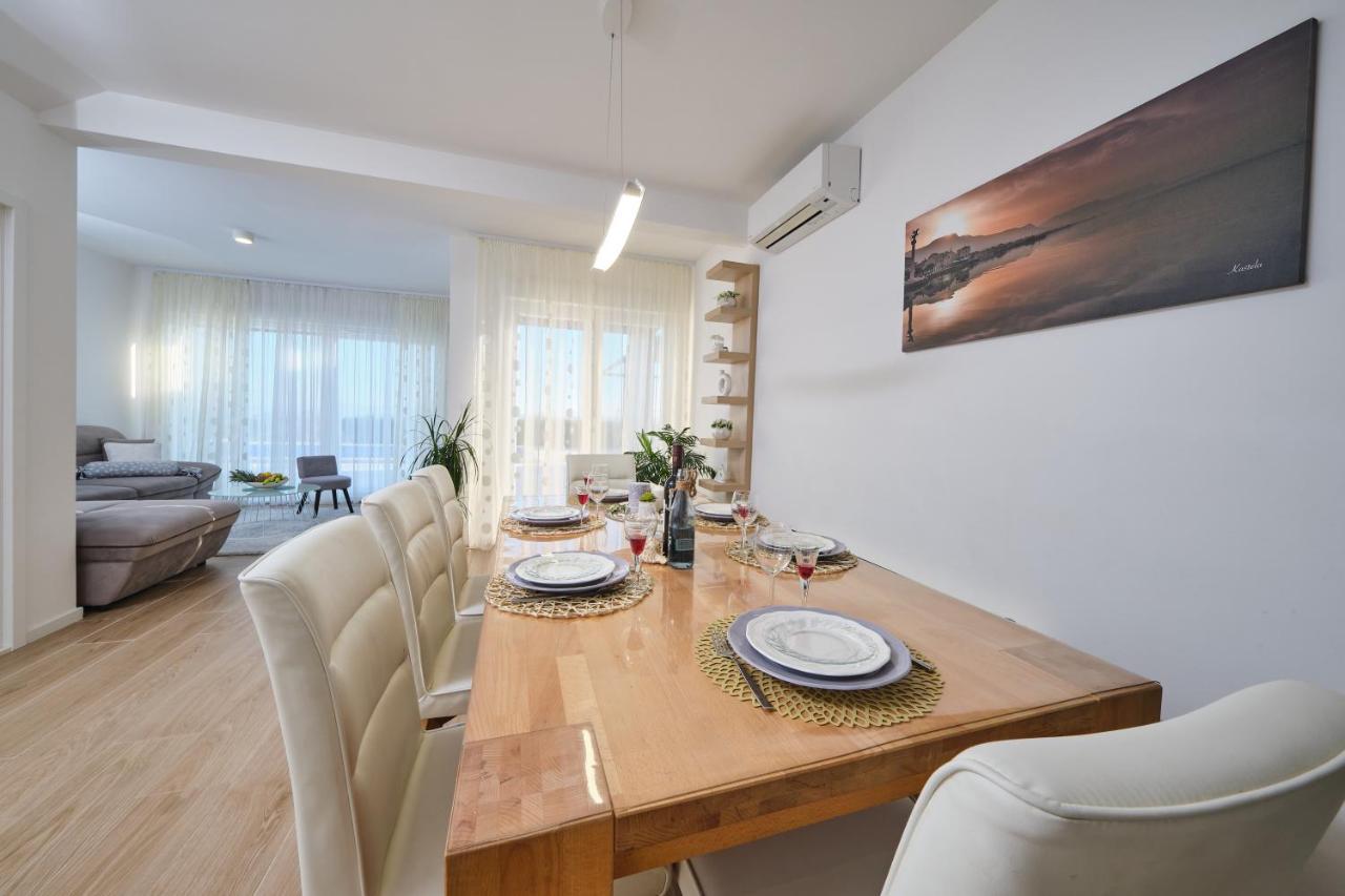 Villa Sky - Heating Pool Kaštel Novi Dış mekan fotoğraf