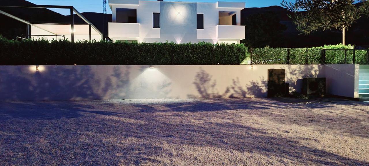 Villa Sky - Heating Pool Kaštel Novi Dış mekan fotoğraf