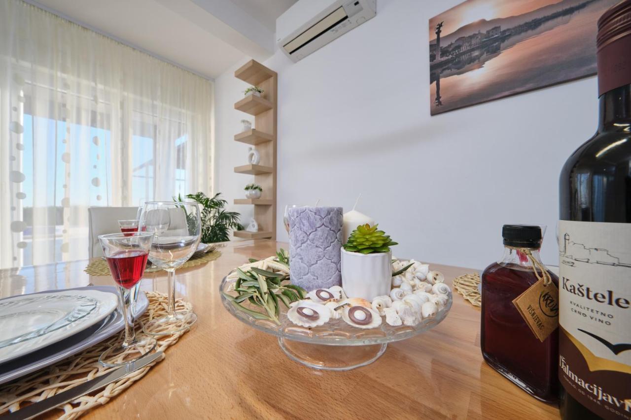 Villa Sky - Heating Pool Kaštel Novi Dış mekan fotoğraf