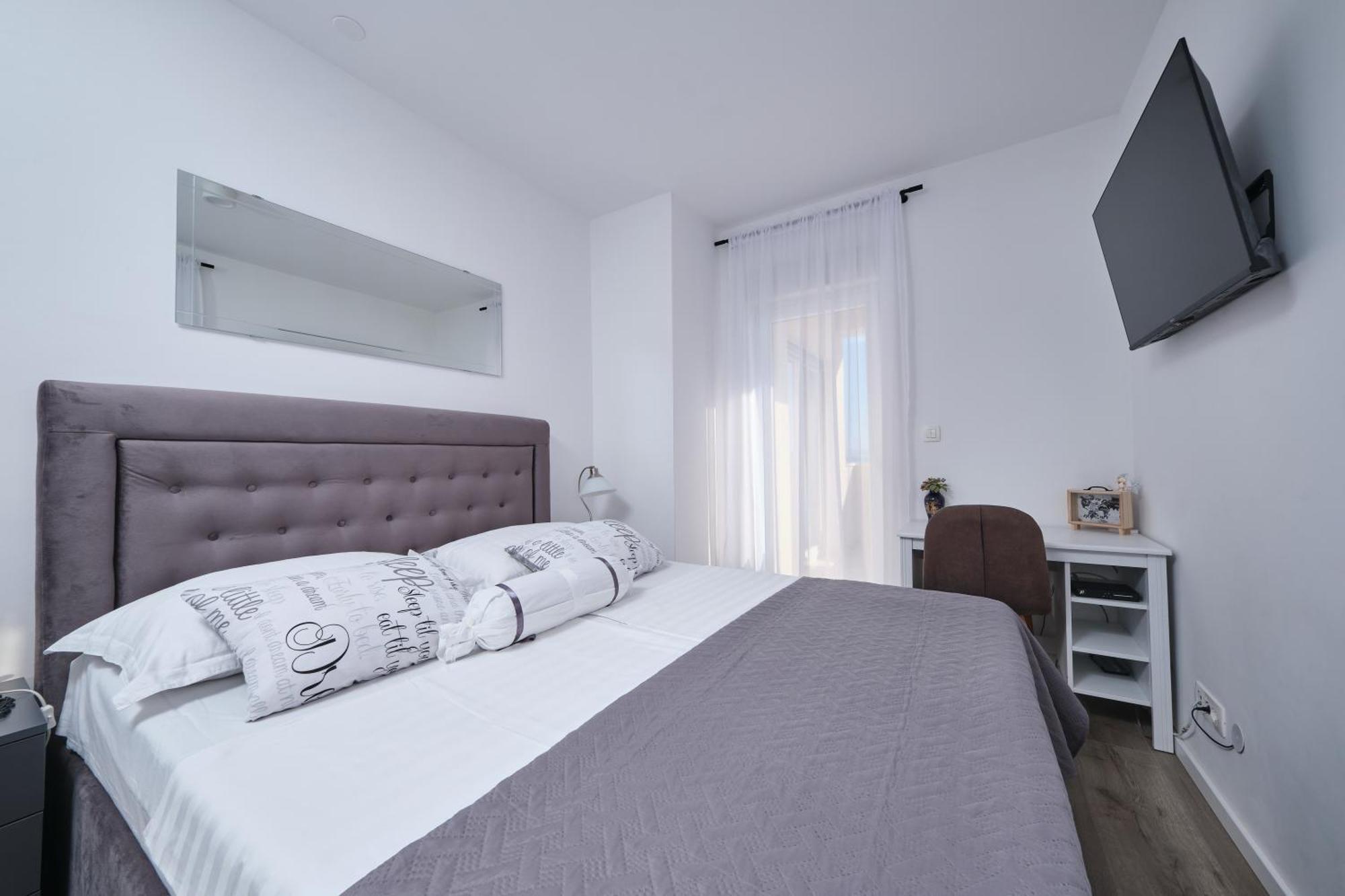 Villa Sky - Heating Pool Kaštel Novi Dış mekan fotoğraf