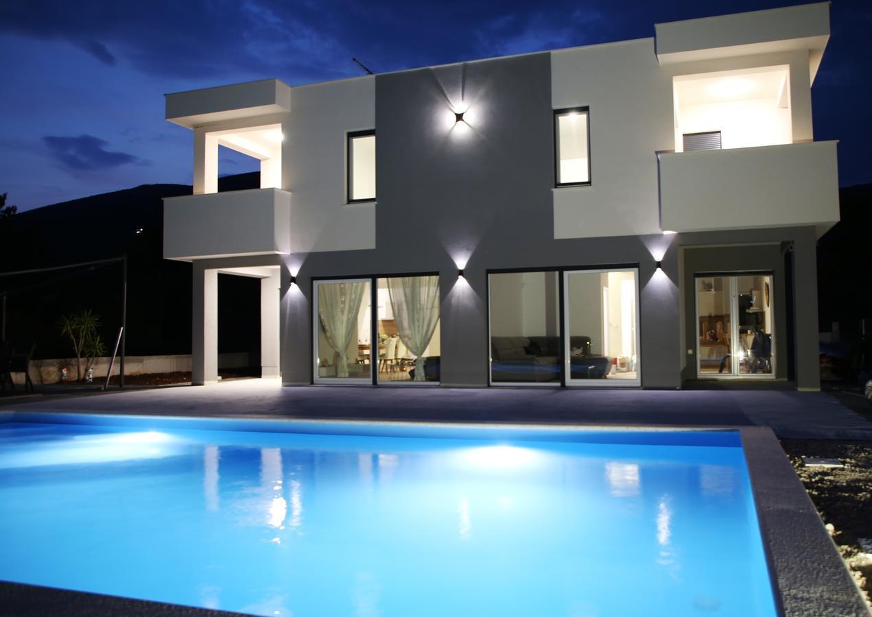 Villa Sky - Heating Pool Kaštel Novi Dış mekan fotoğraf