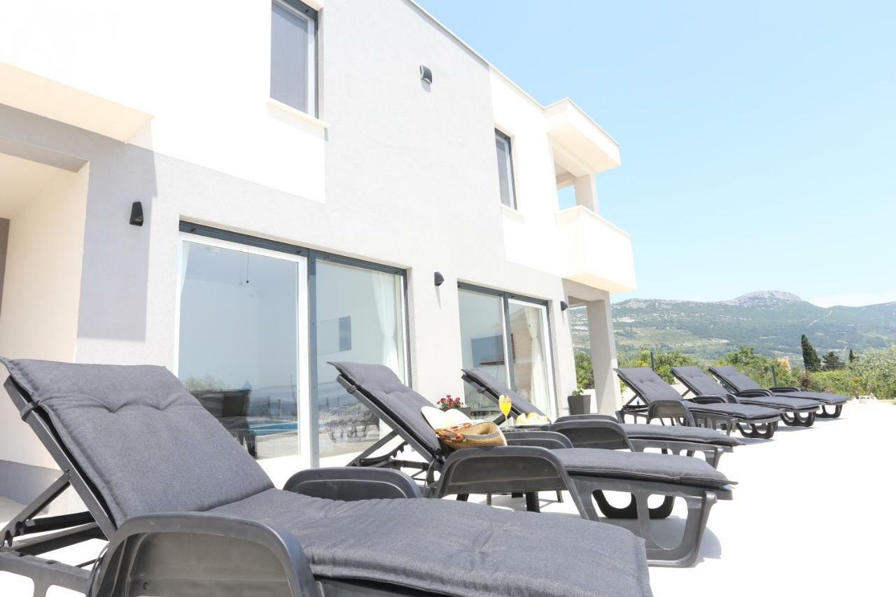 Villa Sky - Heating Pool Kaštel Novi Dış mekan fotoğraf